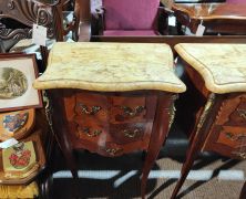 Pair of marble top pedestals Thumbnail 2