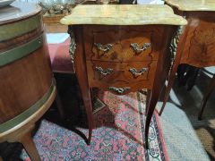 Pair of marble top pedestals Thumbnail 4