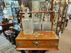 Oak cased tantalus Thumbnail 4