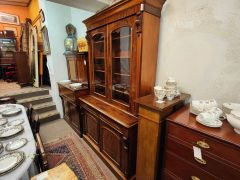 Victorian mahogany bookcase Thumbnail 4