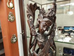 Carved wooden figure Thumbnail 2