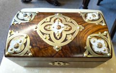 Victorian burr-walnut tea caddy with brass mounts Thumbnail 2