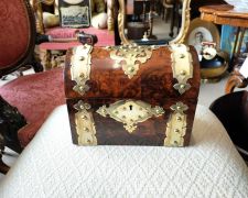 Victorian burr walnut tea caddy Thumbnail 1