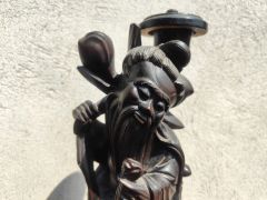 Chinese carved wooden figure Thumbnail 2