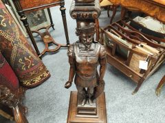 Carved oak pedestal Thumbnail 3