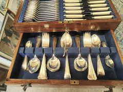 Oak cased canteen of cutlery  Thumbnail 4