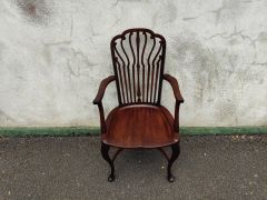 Mahogany windsor armchair Thumbnail 3