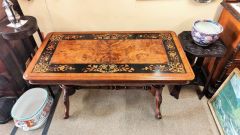 Victorian walnut side table Thumbnail 4