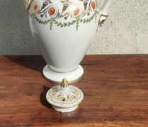 19th century french porcelain pot Thumbnail 2