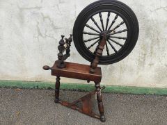 19th century oak spinning wheel Thumbnail 1