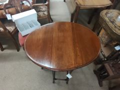 Edwardian mahogany drop leaf table Thumbnail 3