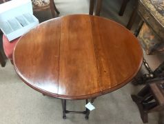 Edwardian mahogany drop leaf table Thumbnail 3