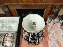 Masons porcelain penang vase Thumbnail 3