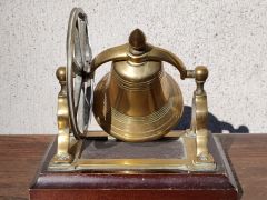 Antique brass bell Thumbnail 3