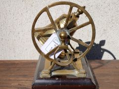 Antique brass bell Thumbnail 4