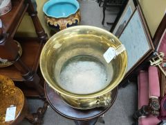 Brass jardiniere Thumbnail 4