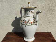 19th century french porcelain pot Thumbnail 3